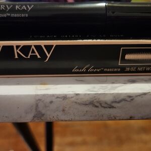Mary Kay Lash Love Mascara - I ♥ Black